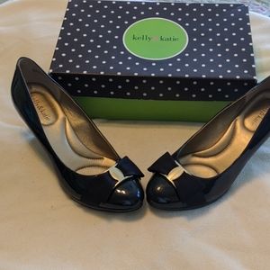 Kelly and Kate navy blue pumps 9.5